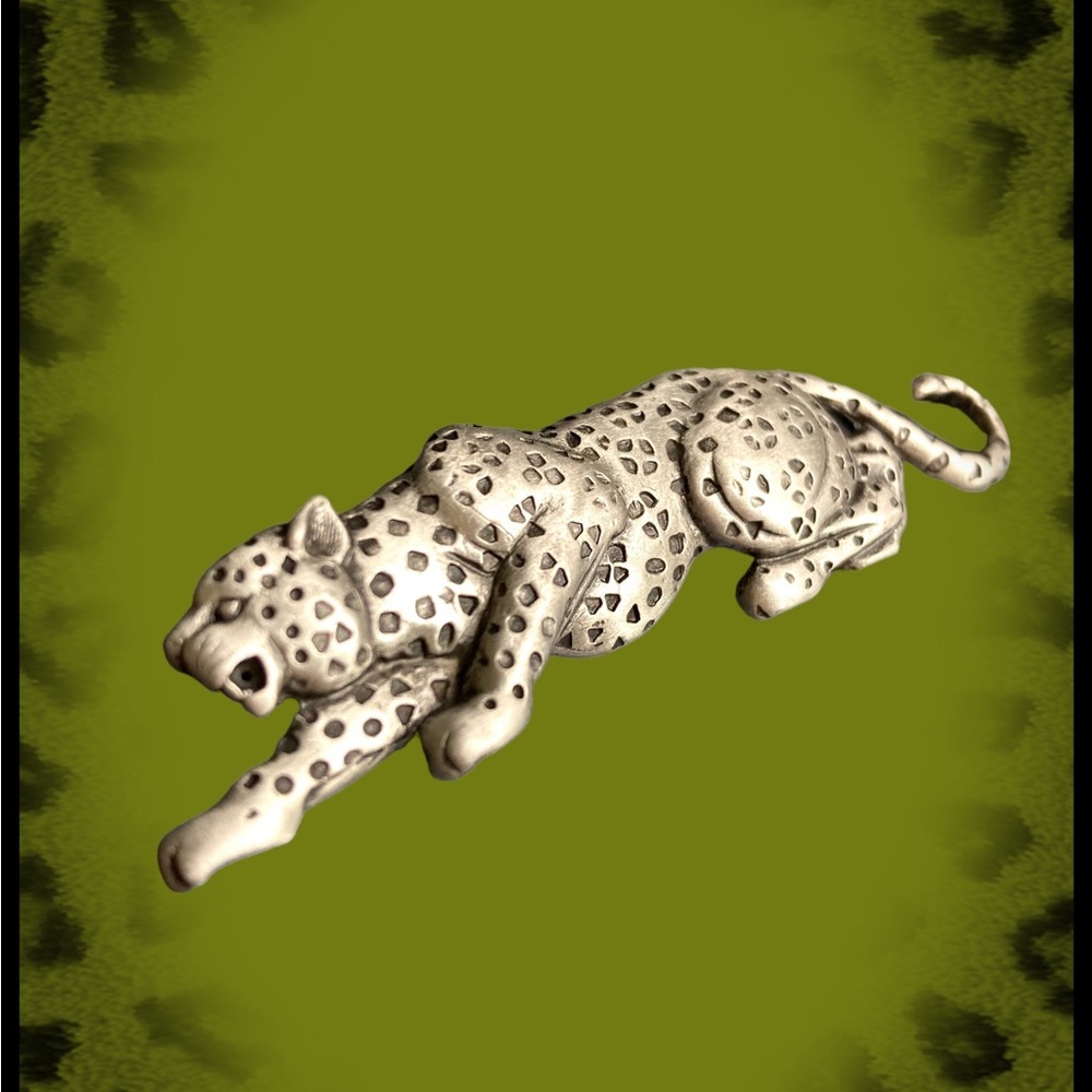 Vintage JJonette Cheetah Pin - Picture 1 of 4